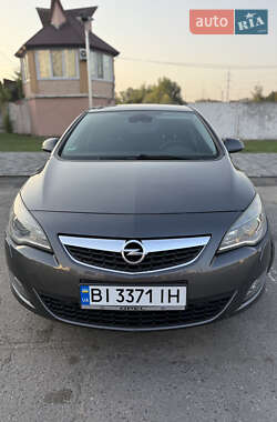 Хэтчбек Opel Astra 2010 в 