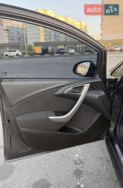 Хэтчбек Opel Astra 2010 в 