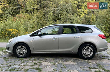 Универсал Opel Astra 2013 в 