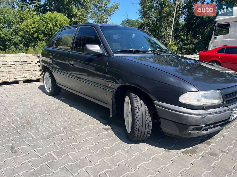 Хэтчбек Opel Astra 1993 в Дрогобыче