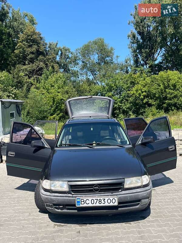 Хэтчбек Opel Astra 1993 в Дрогобыче