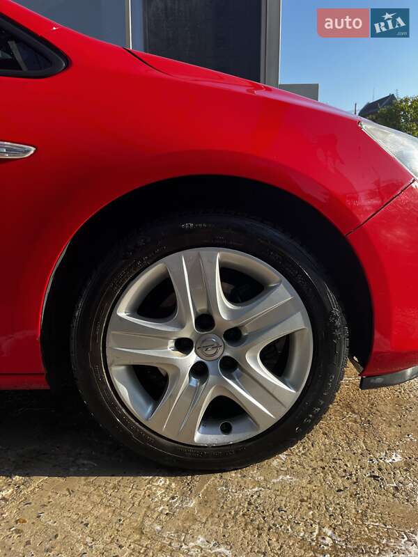 Универсал Opel Astra 2011 в Коломые