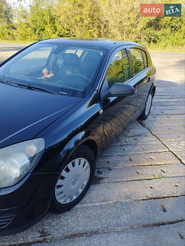 Хэтчбек Opel Astra 2004 в Люботине