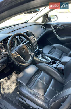 Opel Astra 2012