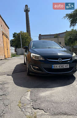 Универсал Opel Astra 2012 в 
