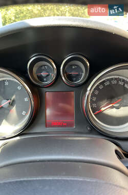 Универсал Opel Astra 2012 в 