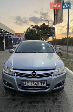 Хэтчбек Opel Astra 2007 в Днепре