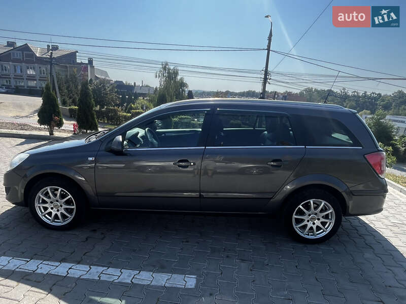 Универсал Opel Astra 2010 в Каменец-Подольском