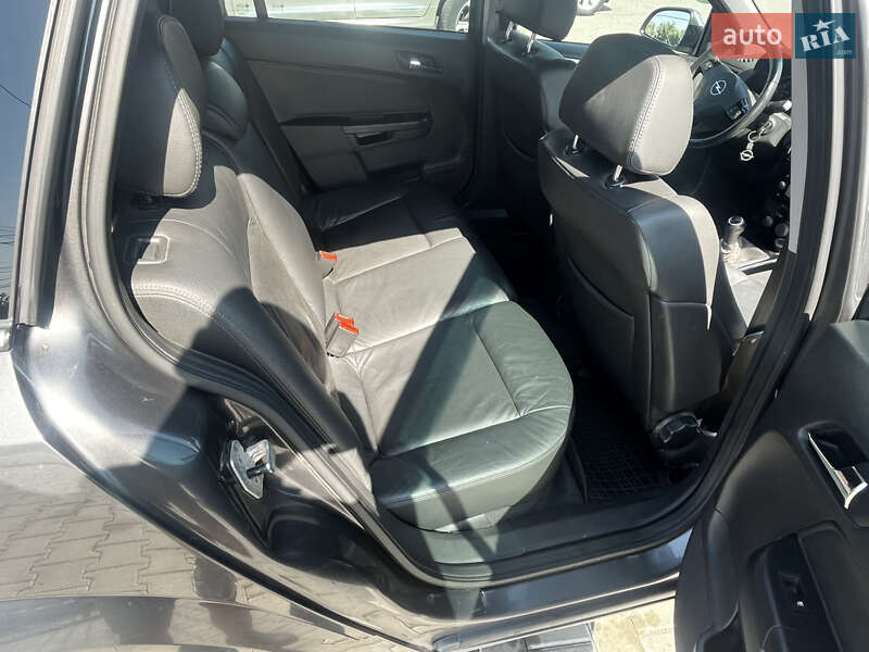 Универсал Opel Astra 2010 в Каменец-Подольском