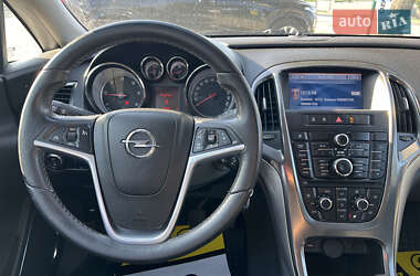 Универсал Opel Astra 2011 в 