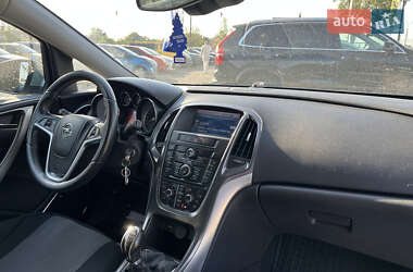 Универсал Opel Astra 2011 в 