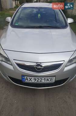 Opel Astra 2011