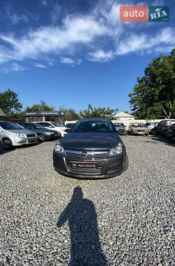 Хетчбек Opel Astra 2009 в 
