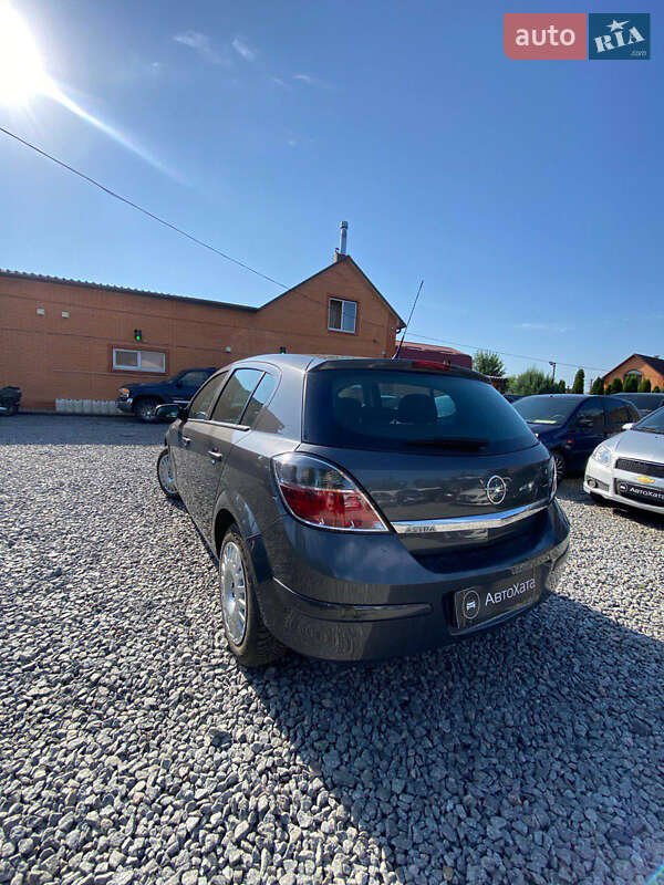 Хэтчбек Opel Astra 2009 в Дергачах
