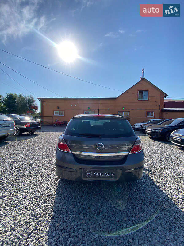 Хэтчбек Opel Astra 2009 в Дергачах