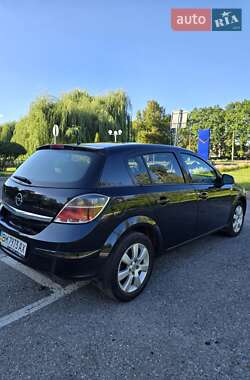 Хэтчбек Opel Astra 2012 в 