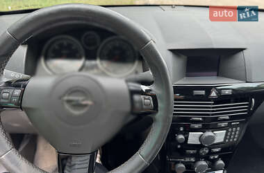 Универсал Opel Astra 2010 в 