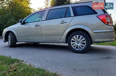 Универсал Opel Astra 2010 в 