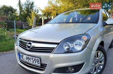 Универсал Opel Astra 2010 в 