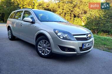 Универсал Opel Astra 2010 в 
