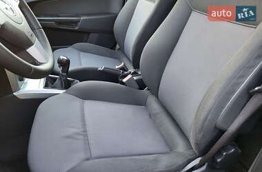 Универсал Opel Astra 2010 в 