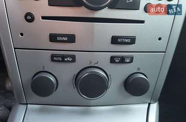 Универсал Opel Astra 2010 в 