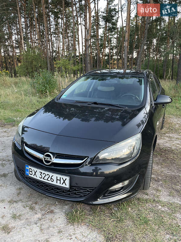 Универсал Opel Astra 2012 в 