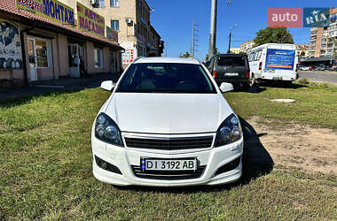 Универсал Opel Astra 2010 в Полтаве
