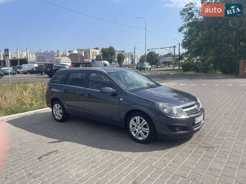 Універсал Opel Astra 2009 в Луцьку