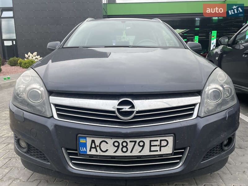 Універсал Opel Astra 2009 в Луцьку