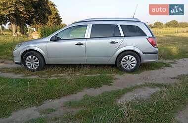 Універсал Opel Astra 2005 в Золочеві