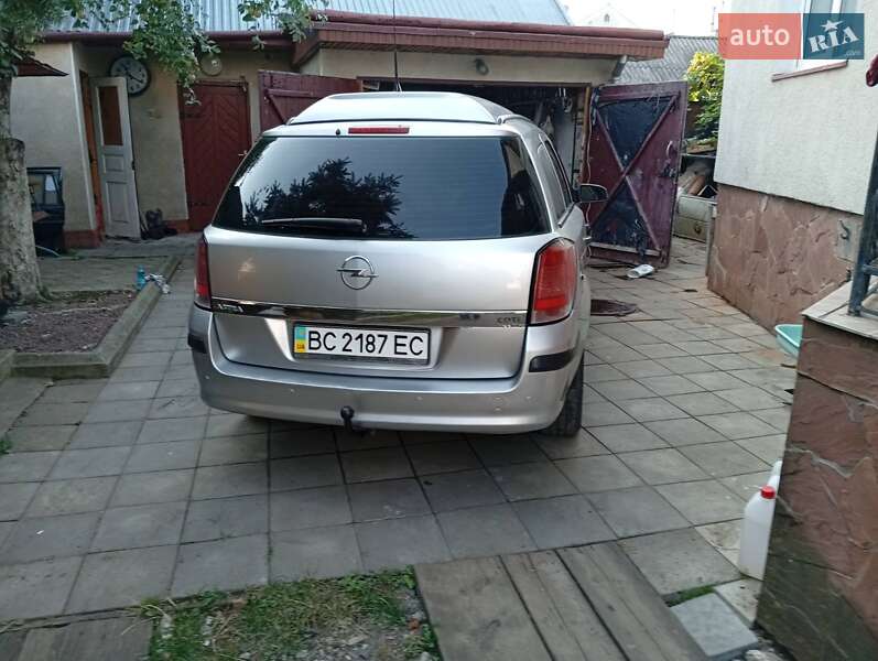 Универсал Opel Astra 2005 в Золочеве