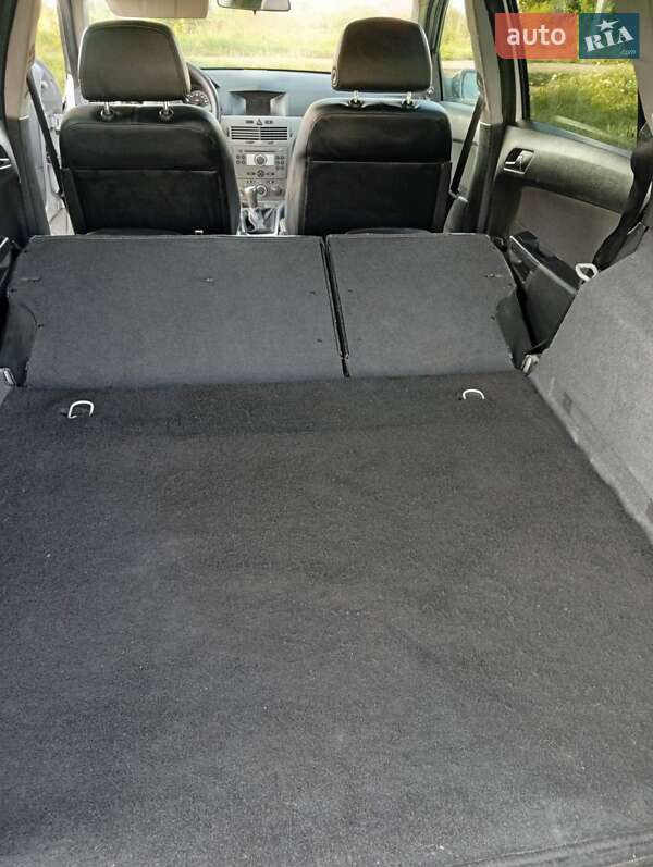Универсал Opel Astra 2005 в Золочеве
