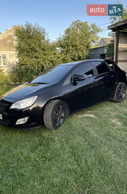 Хэтчбек Opel Astra 2010 в 