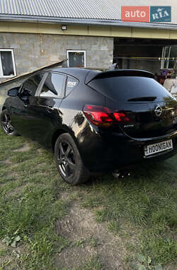 Хэтчбек Opel Astra 2010 в 