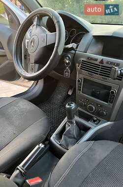 Універсал Opel Astra 2006 в 