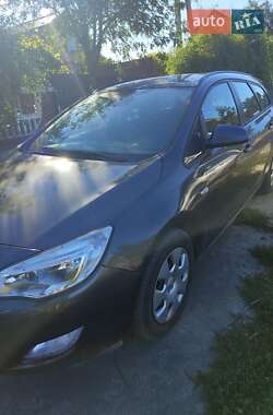 Универсал Opel Astra 2011 в Михайловке-Рубежовке