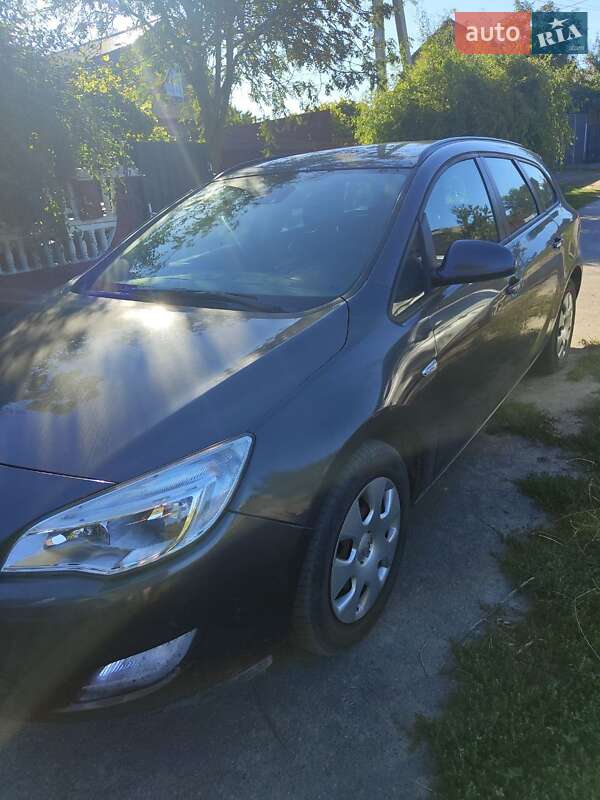 Opel Astra 2011