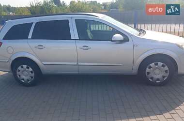Универсал Opel Astra 2005 в Турийске