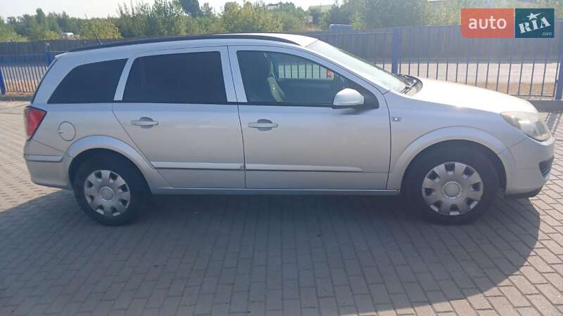 Универсал Opel Astra 2005 в 