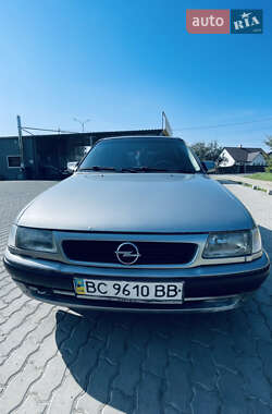 Хетчбек Opel Astra 1995 в Трускавці