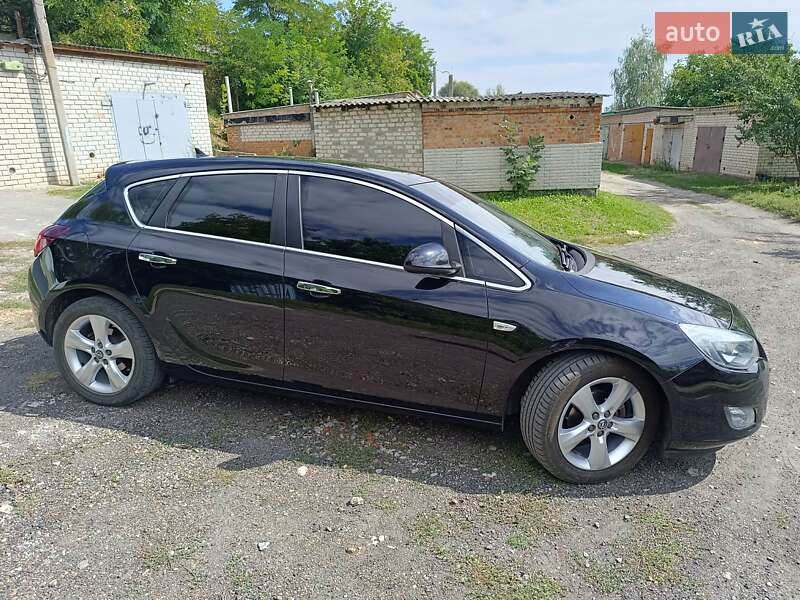 Хэтчбек Opel Astra 2010 в Богодухове фото 5 Хэтчбек Opel Astra 2010 в Богодухове