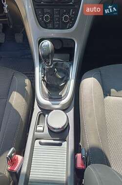 Хэтчбек Opel Astra 2010 в 