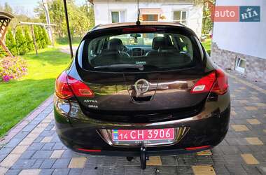 Хетчбек Opel Astra 2013 в 