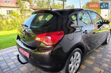 Хетчбек Opel Astra 2013 в 