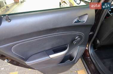 Хетчбек Opel Astra 2013 в 