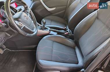 Хетчбек Opel Astra 2013 в 