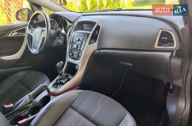 Хетчбек Opel Astra 2013 в 