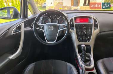 Хетчбек Opel Astra 2013 в 