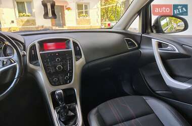 Хетчбек Opel Astra 2013 в 